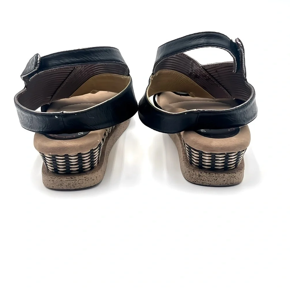 Modzori Palmyra Low Wedge Travel REVERSIBLE Sandal Black, Gold & Silver Size 9